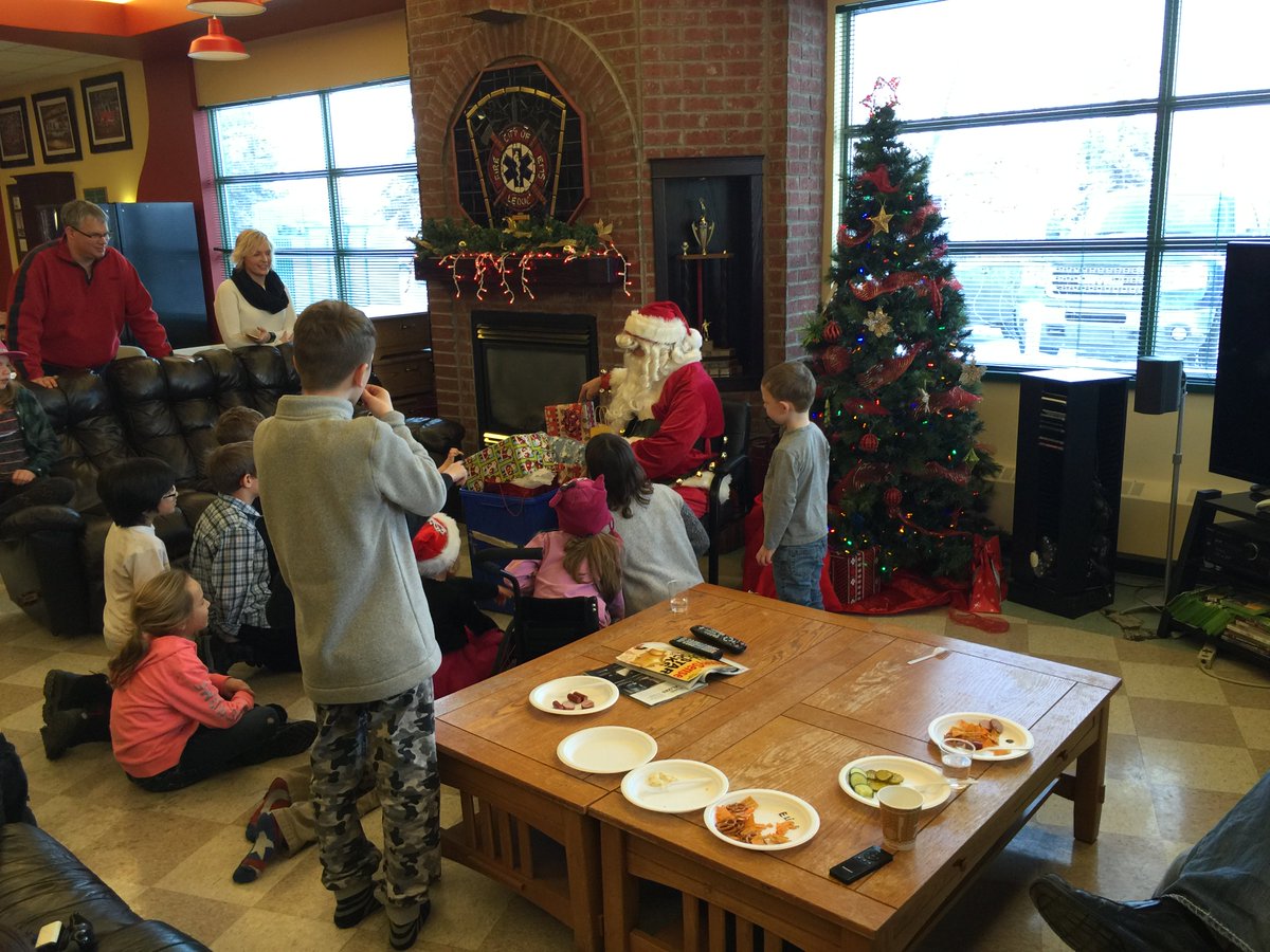 Santa has arrived at the kids’ #Christmas party.