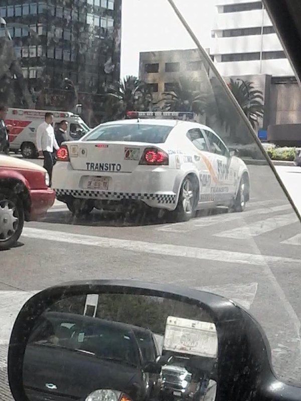 Viaducto_Piedad's tweet photo. A ver estúpidos @ManceraMiguelMX @hiramalmeidae aquí están su Ley de Movilidad y Reglamento d Tránsito @DianaGasconC https://t.co/ZGdoqw8xqh