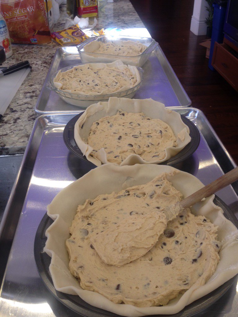 ben_halverson's tweet image. Mmm chocolate chip cookie dough pie. #foodporn thanks Sarah @CodersKitchen @codinghouse #codinghouse
