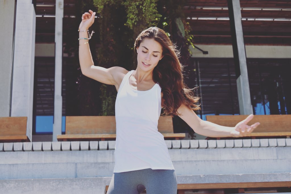 JenniferPansa's tweet photo. Let's dance and celebrate life! Anything is possible when we are feeling spontaneous 🙃 https://t.co/jZ1wmq6BJe