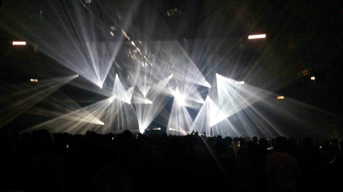 Phil_Saurel's tweet photo. Énorme  !!!!!
#ilovetechno #Perols #Montpellier https://t.co/gA9nduWRHm