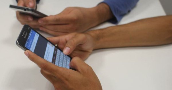 g1's tweet photo. 10 maneiras para melhorar o sinal de wifi em sua casa https://t.co/ATVsFvnkbk #G1 https://t.co/Y6JlXrVD5Z