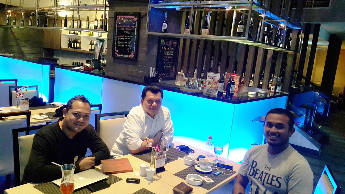 alexrahardi's tweet image. meeting peringatan 5 tahun @KomunitasRobot #KomunitasRobot #KRI5Tahun