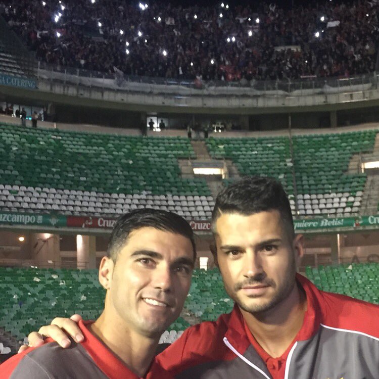 Gracias a la afición por esta siempre a nuestro lado @VitoloMachin