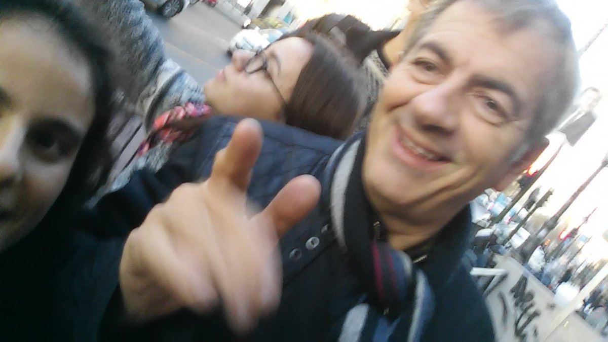 Noeeelia_14's tweet photo. Con @carlos_sobera en madrid ✌ https://t.co/2DKqv3VIM0