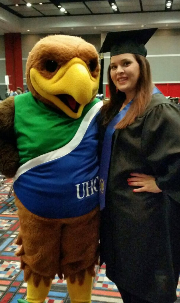 cruzloop610's tweet photo. #UHCLGRAD https://t.co/ZQ0AFqQbmx