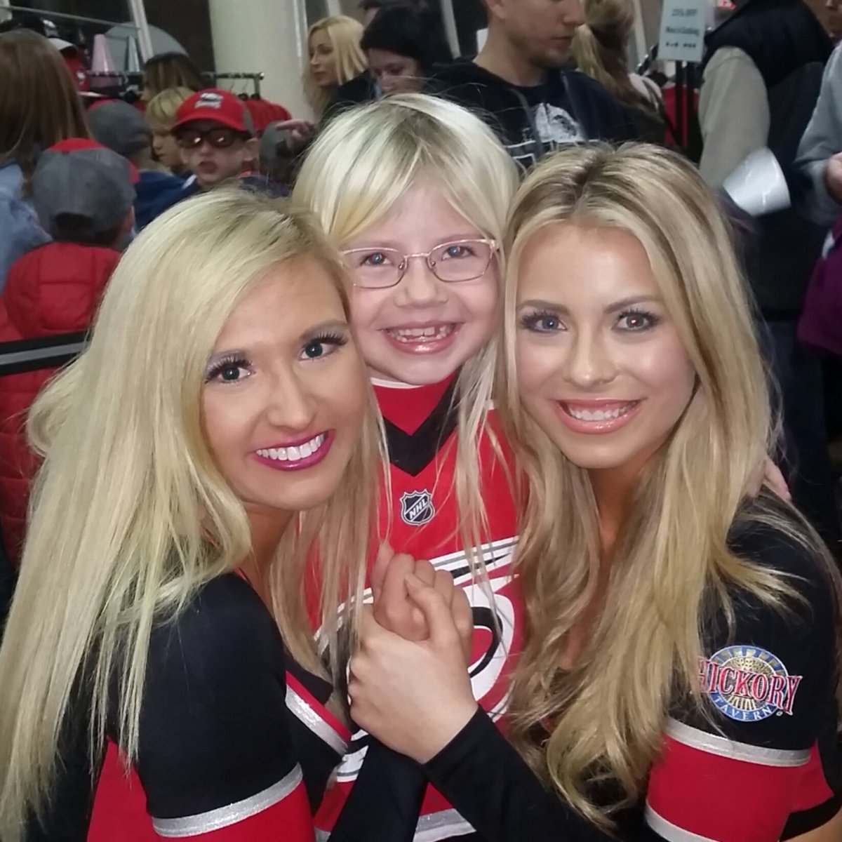 AndrewSweigart's tweet photo. @CheckersHockey @Char_Checkmates @kb_greene more great smiles from tonight! #lotsofblonde #letsgocheckers https://t.co/YIO5owqCCf