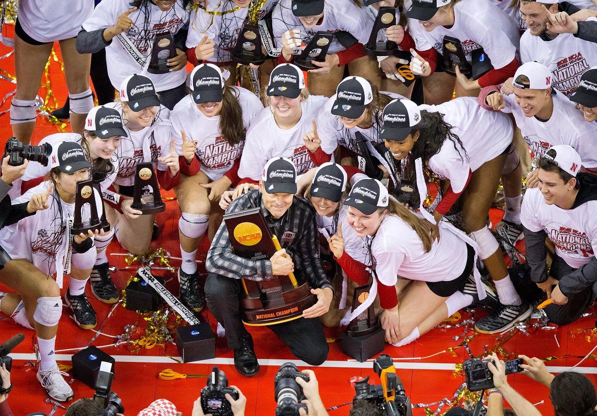 OWHhuskers's tweet image. Here are the 2015 national champs! bit.ly/1PhROGh #Huskers