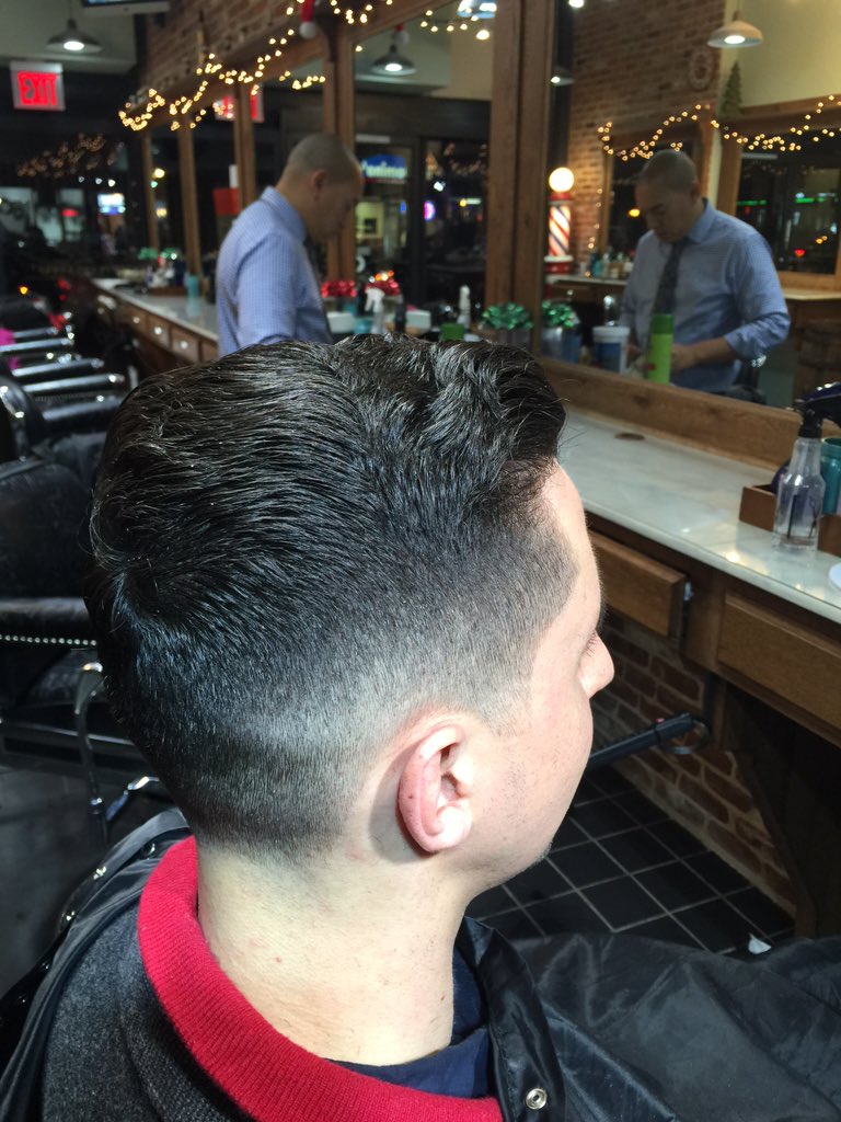 BarberNYC's tweet photo. #ChelseaNYC #Impressing #MenStyleCuts By Alex @BarberNYC Only @MadeManBarber_ Hope to see YOU too https://t.co/FGL4PuNwhh