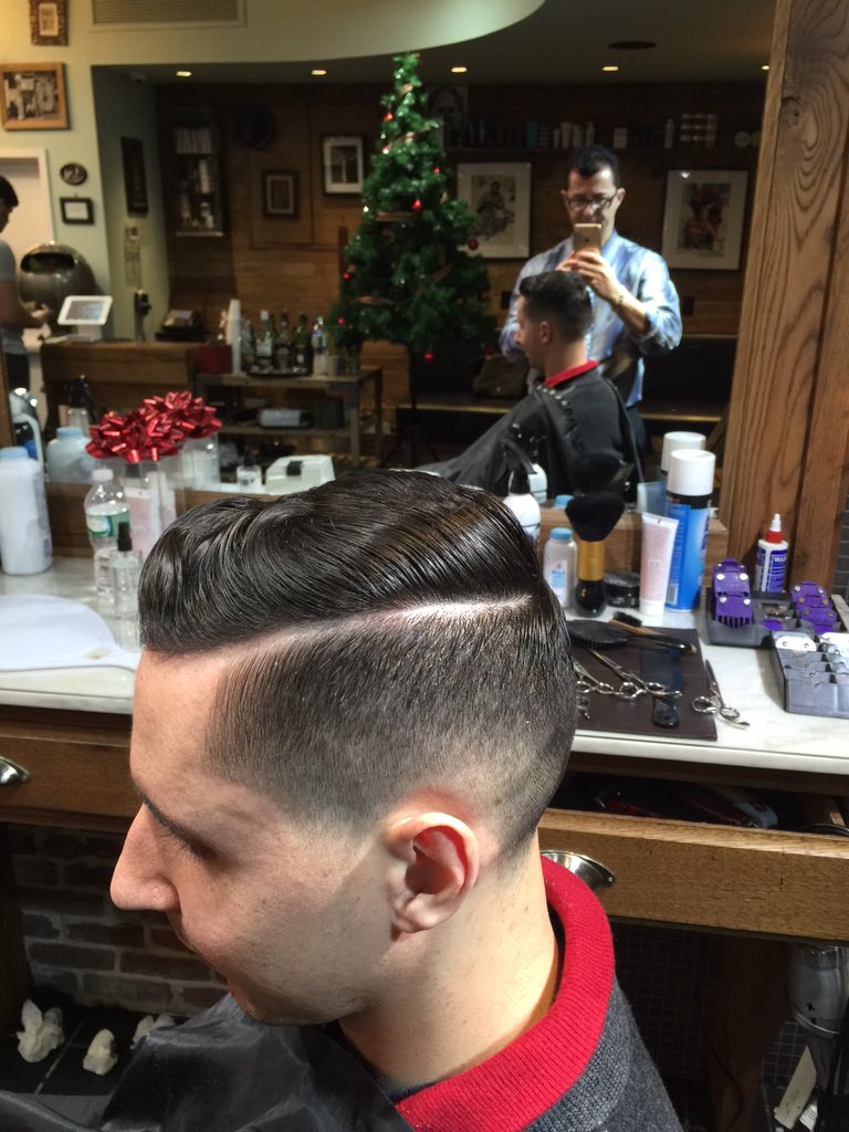 BarberNYC's tweet photo. #ChelseaNYC #Impressing #MenStyleCuts By Alex @BarberNYC Only @MadeManBarber_ Hope to see YOU too https://t.co/FGL4PuNwhh
