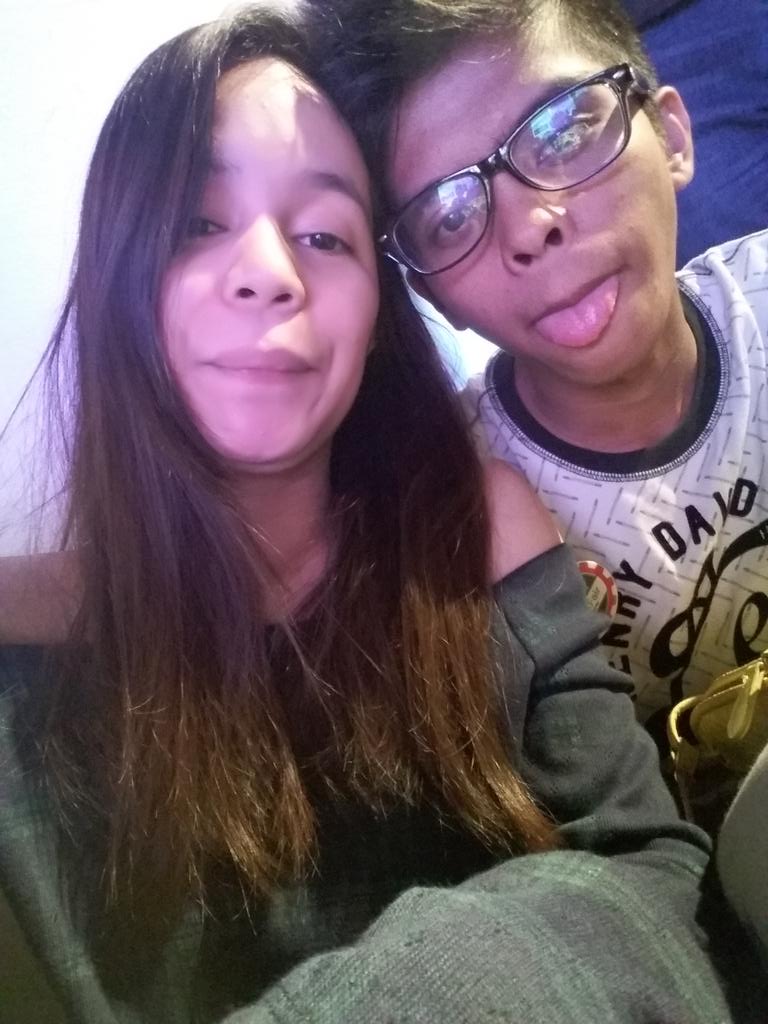 SLQofficial's tweet photo. Selfie for the limited edition android cutie bear 💜 #hackfairph #gdg #gdgph https://t.co/kdPf1G9bnu
