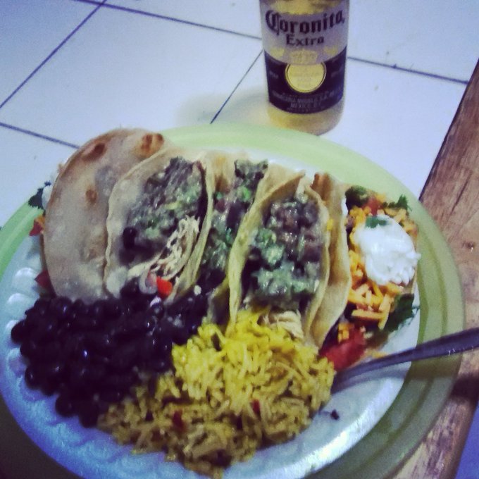 Bomb! Chicken,onion,red,green pprs,guacamole &amp; Ground Turkey tacos,cheese,tomato,sour cream.Mex rice<a href="/tag/hitachi"class="tags"><span>#hitachi</span></a><a href="/tag/magicwand"class="tags"><span>#magicwand</span></a>