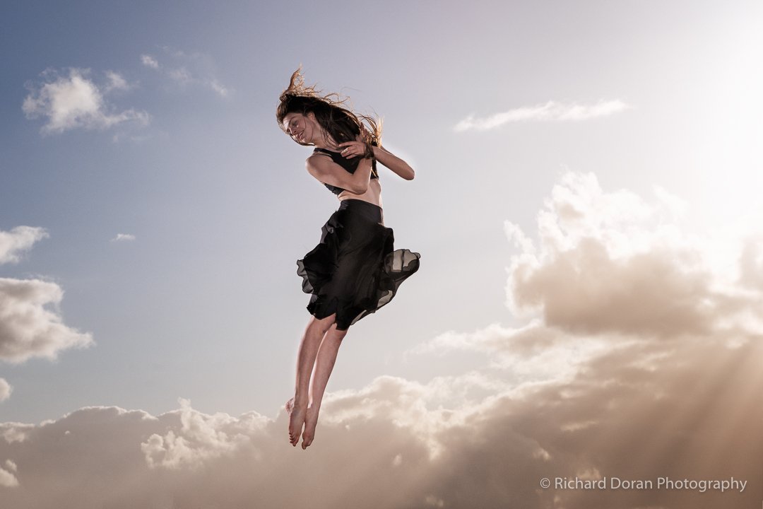 DoranoPhoto's tweet photo. @melanieswears - when good thoughts take you higher #humanscanfly #happiness @nzperformingarts https://t.co/Tg3rsBAJ2p