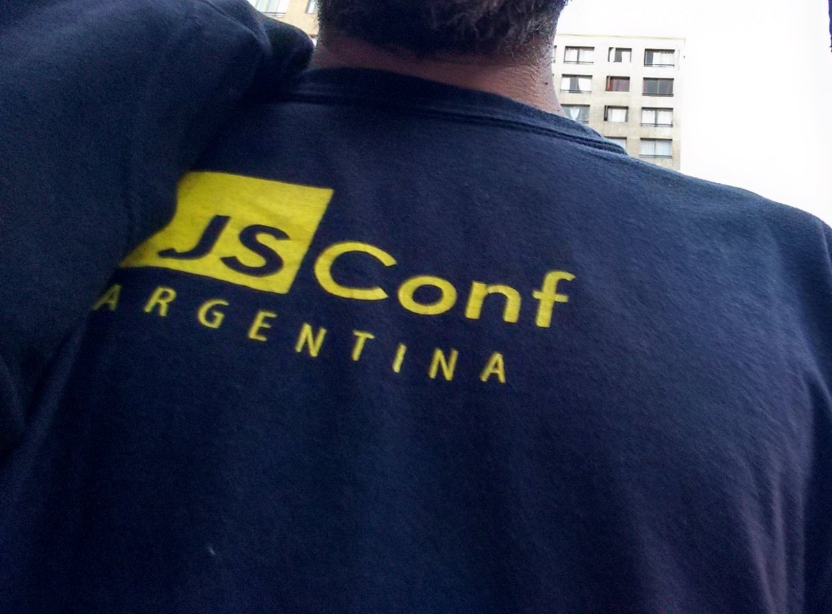 palamago's tweet photo. Todavía sirve, todavía sirve... #jsconfar https://t.co/CyxFEyuWBj