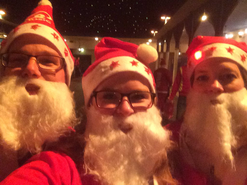 woozychris's tweet photo. Hoo hoo hoo #santarun2015 #Qmusic top!! https://t.co/s5uZSk8nRI