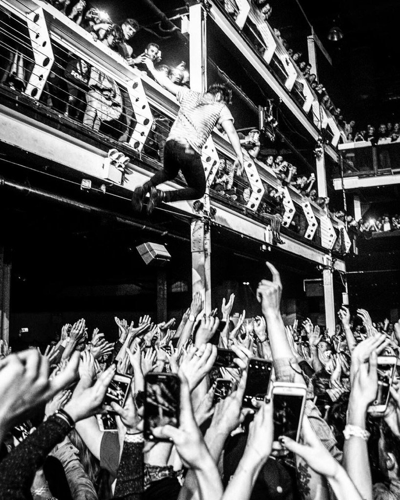 foals tweet picture