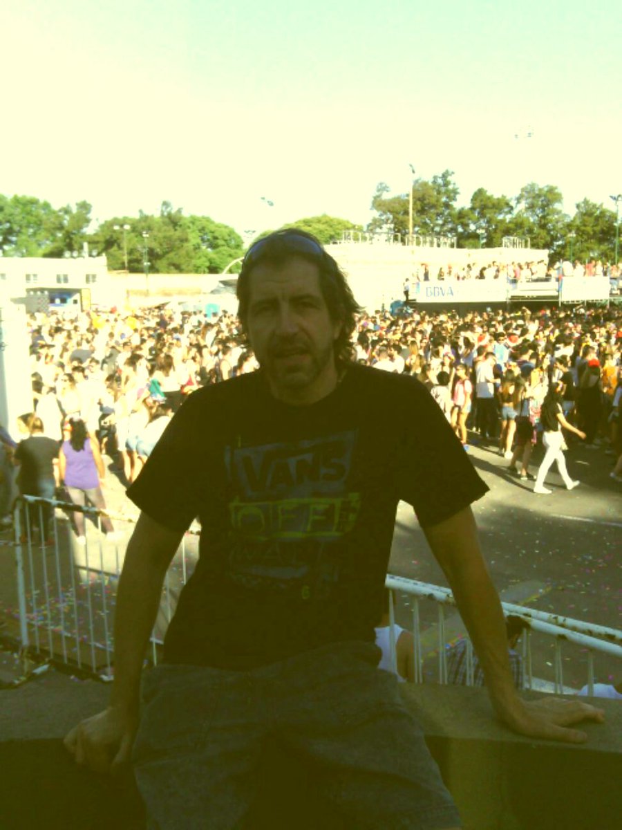 swlatam's tweet photo. Ahora desde side @lollapalooza con #digitalmarketing ..hasta la 1 am @SlateStoneMusic https://t.co/cUMWIvPHPy