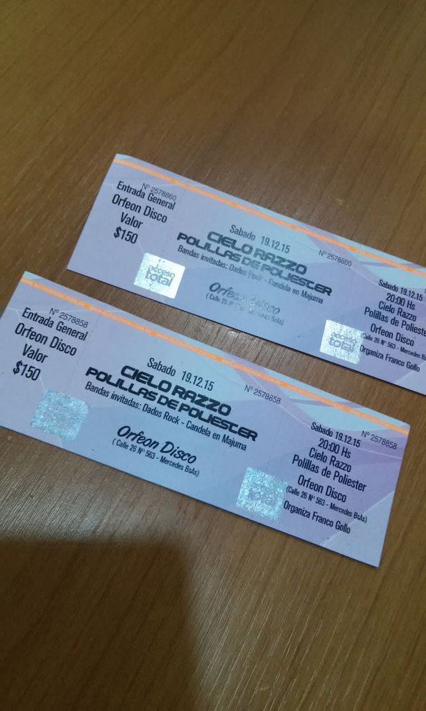 AltavistaFlor's tweet photo. Ya saliendo para ver a @CieloRazzo !!! En mercedes @Luchosel @f_altavista https://t.co/1SdsWpKO3P