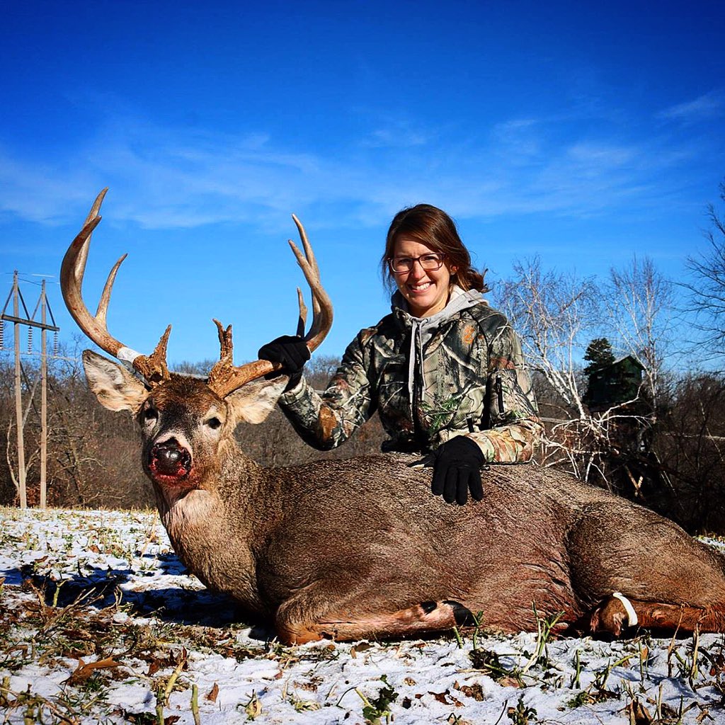 WickedTine's tweet photo. Congratulations to Ashley on this great IA buck.Joe Krantz was filming his wife as she put the hammer down! https://t.co/lCzF7KadAy