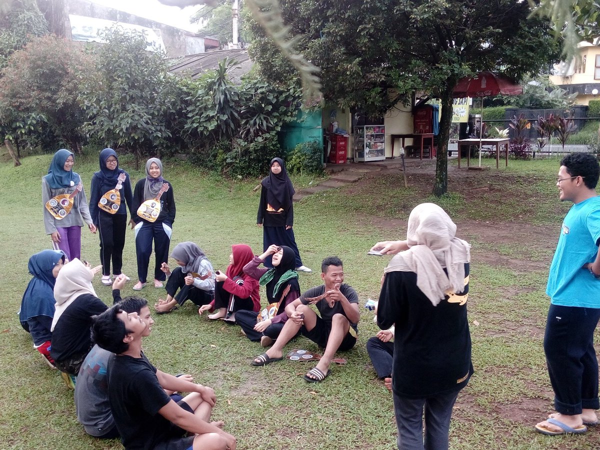 taarufarab2015's tweet photo. kehebohan Kelompok 1 dan 2 yg sedang berada di POS 1 yaitu POS OREO https://t.co/Bc7FwLFejc