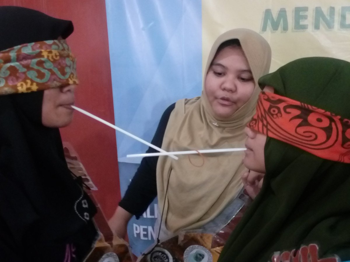 taarufarab2015's tweet photo. POS sedotan karet sedang dimeriahkan oleh kelompok 3 dan 4 https://t.co/NbbMC5Fwgb