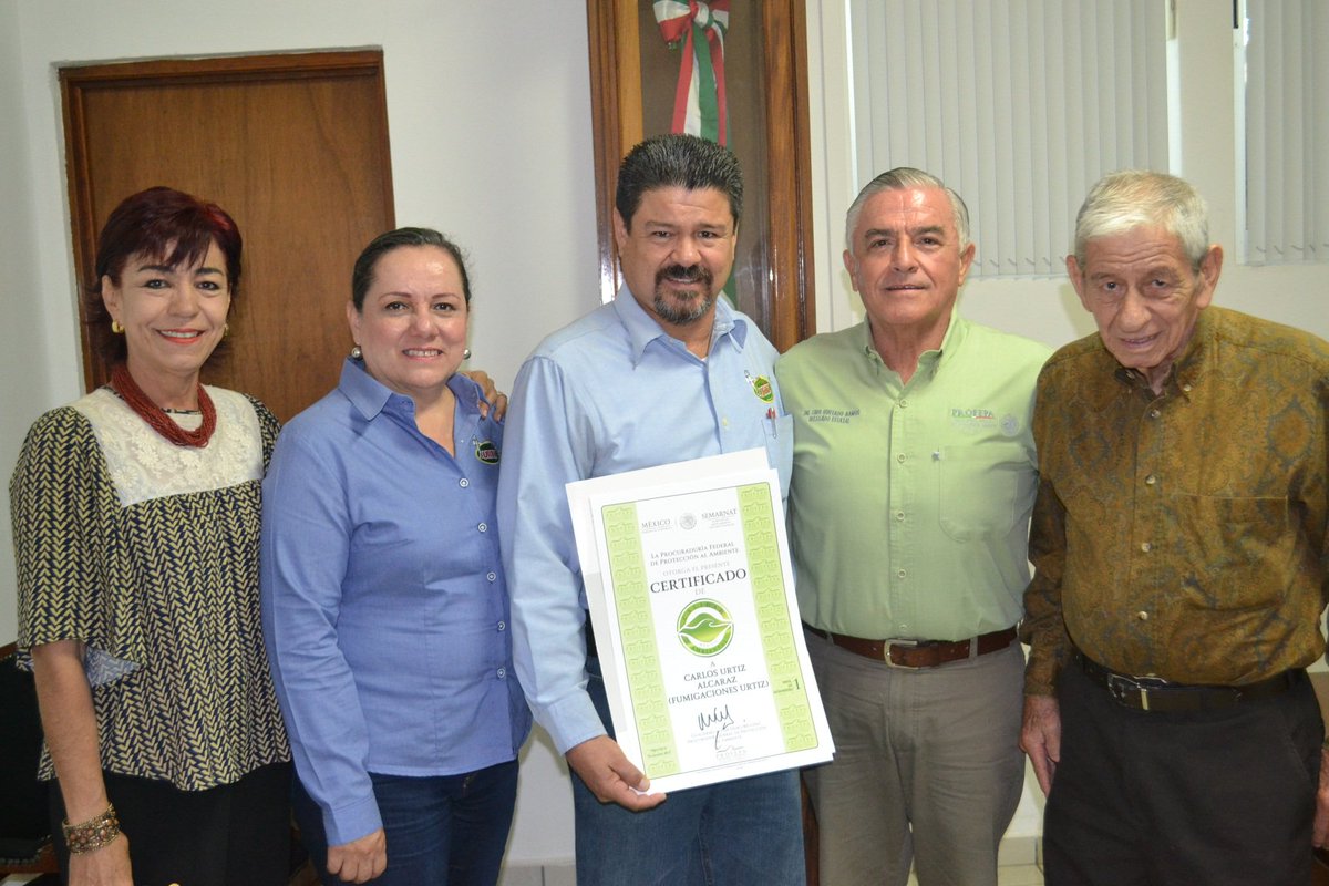 Twitter PROFEPA على تويتر: "Carlos Urtiz Alcaraz (Fumigaciones Urtiz) recibe Certificado en #Colima https://t.co/uzYqY9GtWx https://t.co/syq6pKlNkN"