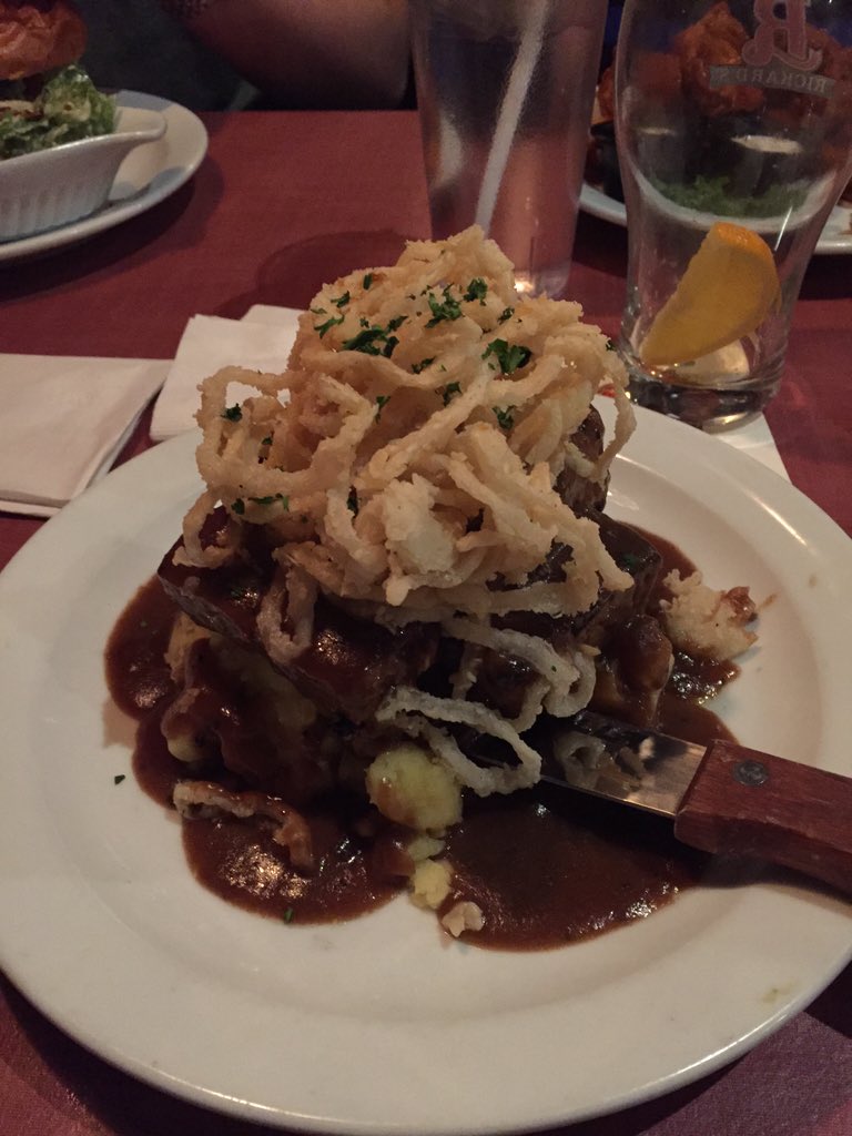 scooterjolly's tweet photo. #AteEveryBite 😳 #kingwilliammeatloaf https://t.co/wmNNwNB8L8