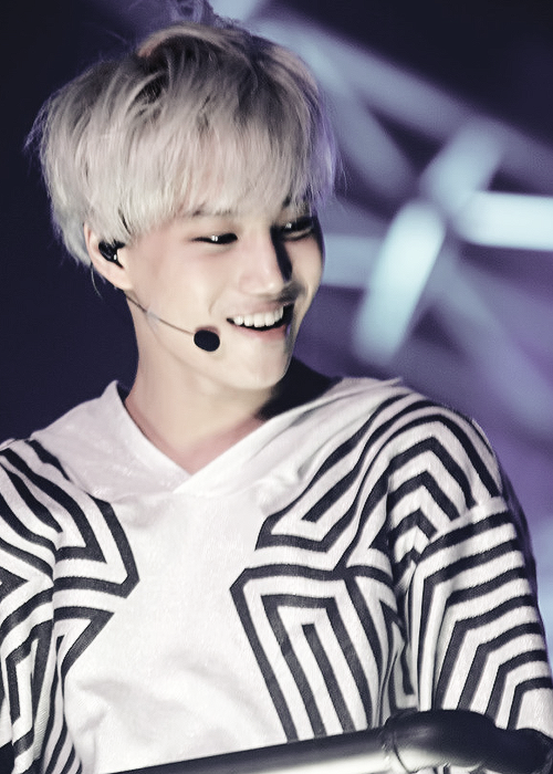 otpjongin's tweet photo. 〔 Día 8 » Blanco que terminó en morado 〕
❝Disfrútalo, se lo robé a SeHun♡.❞
#ACRT08 #COLORWEEK. https://t.co/riw0VZnYXw