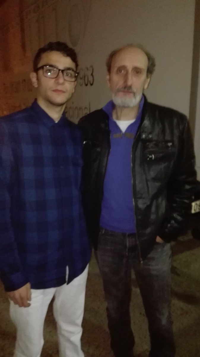 xermez's tweet photo. No pudo ser la entrevista x falta de tiempo y problemas técnicos pero si tenemos foto jejejjerj https://t.co/fqBd8LqnwY