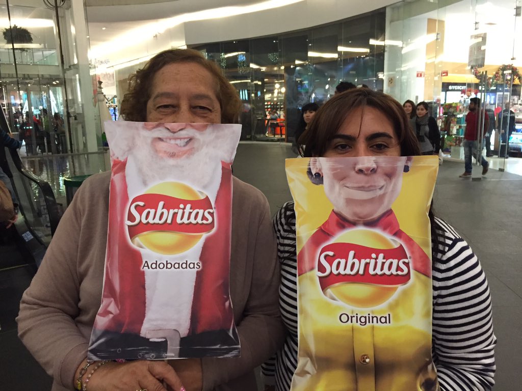 #SonrieyComparte
