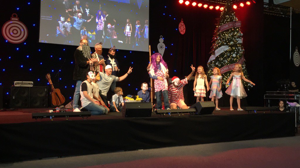 doogie668's tweet photo. Living Nativity #AHugoAndLyonChristmas @riverviewonline https://t.co/2lbeFp5pQI
