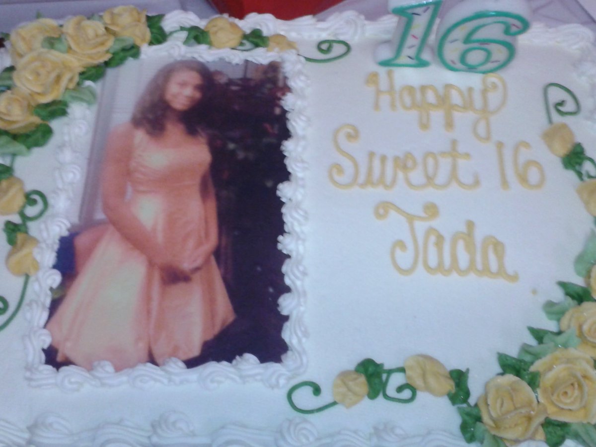 MiddayDiva600's tweet photo. #Jada's sweet 16 #proud Godmother https://t.co/FWzqtHgkDF