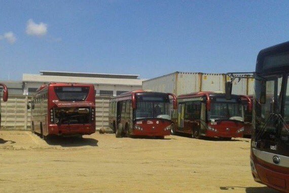 itektrader's tweet photo. Así es #RumboAlEstadoComunal para tener mas cementerios de autobuses Yutong recién comprados / Así así as https://t.co/1zcbA6Kwbj