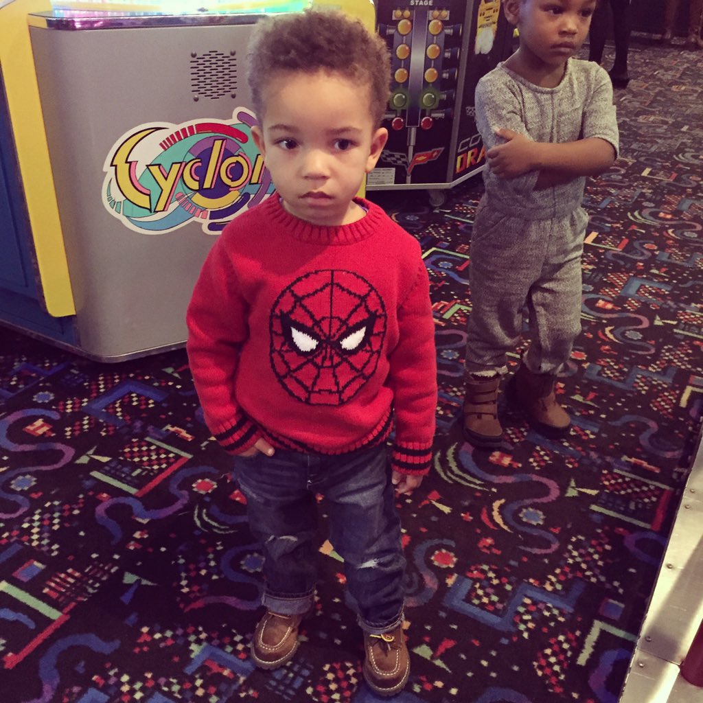 Chelle_H1's tweet photo. Two parties in 1 day! #Success #HappyBday #Autumn #Camdyn https://t.co/Kg9olh7efv