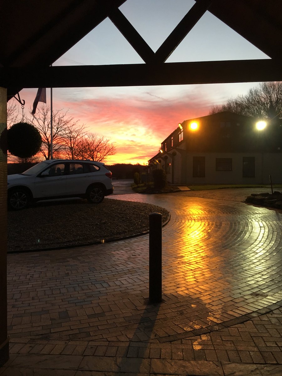 No1weddingvenue's tweet photo. Beautiful sun rise this morning at #TheShropshire https://t.co/4nlpOuVX25