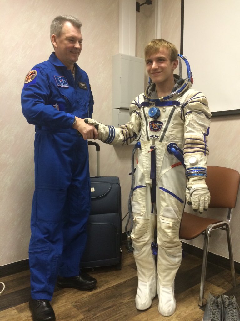 deFerrers_6th's tweet photo. Astronaut Staley! #readyforspace @RussiaDef https://t.co/KP2BbIiZ3w