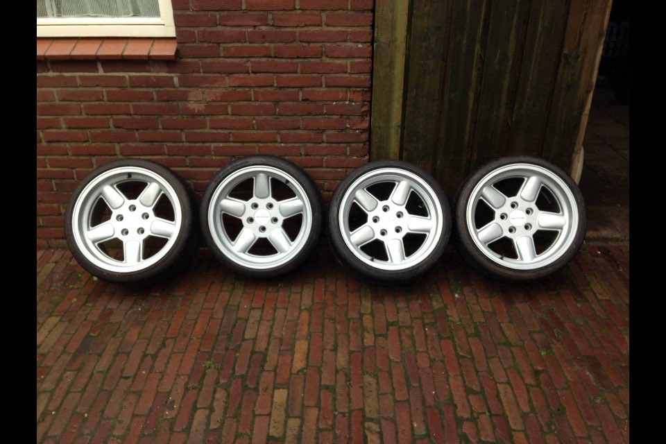 trompet Betrokken mug BMWE30specialist on Twitter: "#tekoop: mooie #bmw #M3 #e30 #ACSchnitzer  velgen met nw Dunlop SP Sport banden. 17' 5x120. €800,-  https://t.co/M3wYWwMmGg" / Twitter