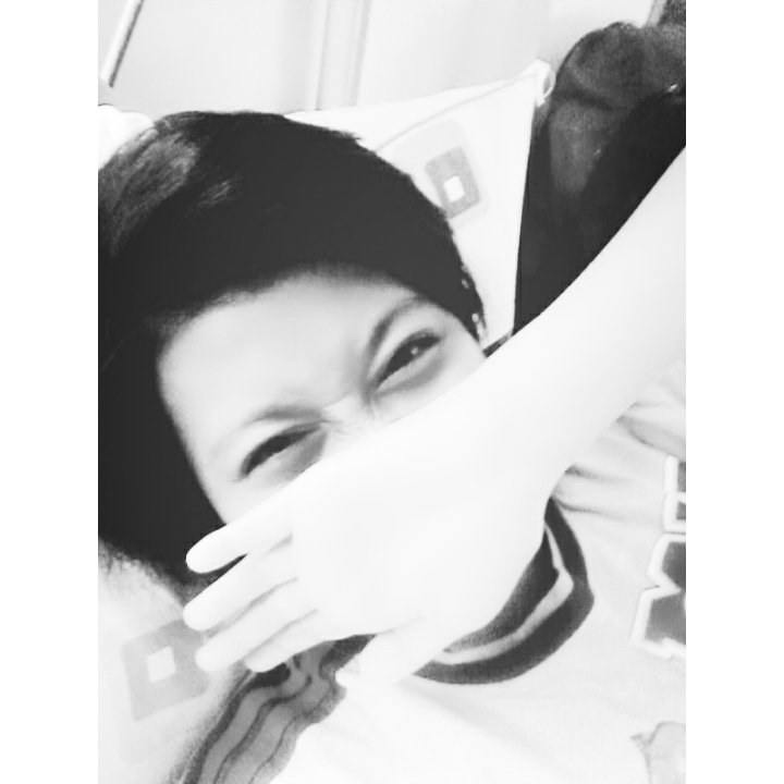 riska_mcfc's tweet photo. I am At Home Alone 😒😓😖😰 https://t.co/KlxcYjfeWU