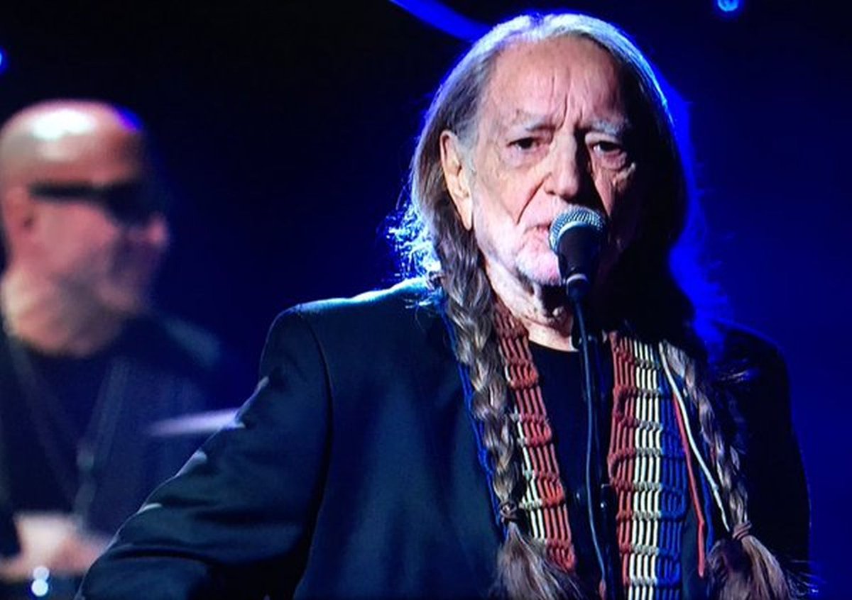 #JohnLennon75 Willie got his solo ... singing Imagine. What a treat for me ... joy and sadness mixed together.