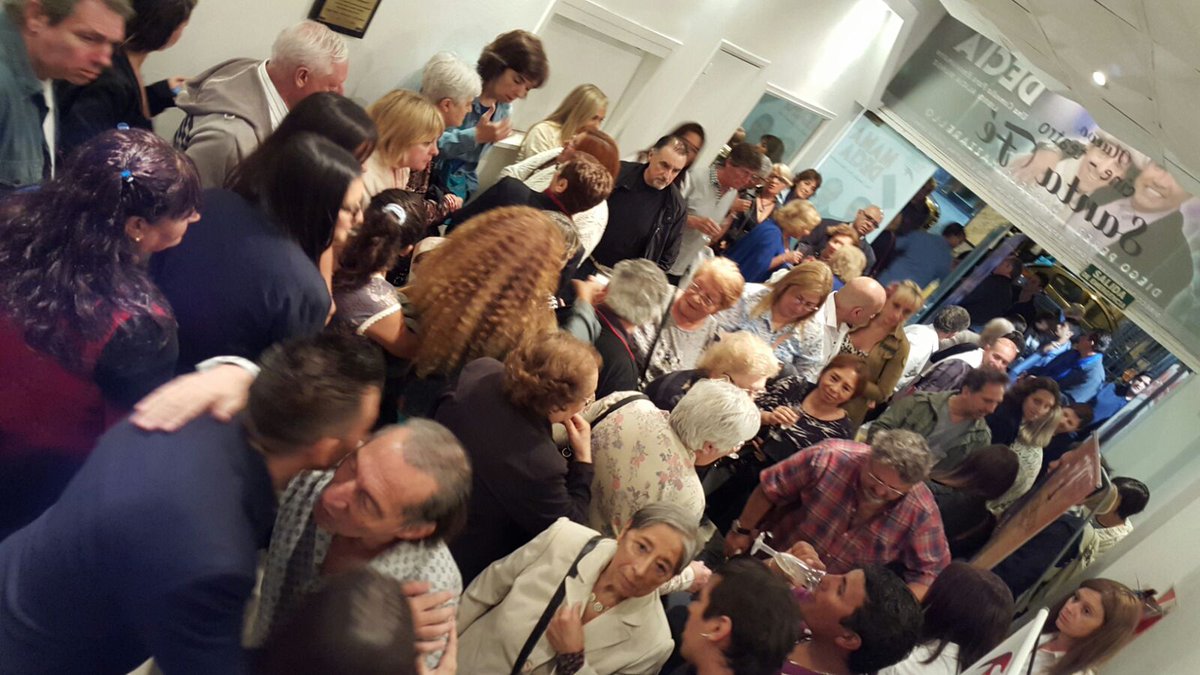 mamadeciaok's tweet photo. Increíble función a sala llena de @mamadeciaok en MDP TEATRO SANTA FE . Gran equipo de @aldofunes @JavierPeloni https://t.co/MikWAOjo4N