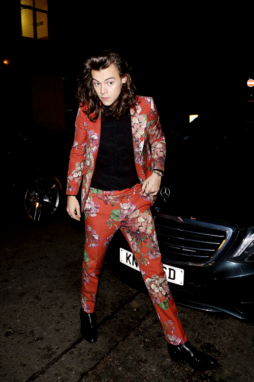 harryphotoss's tweet photo. https://t.co/Jq1OJqIAIb