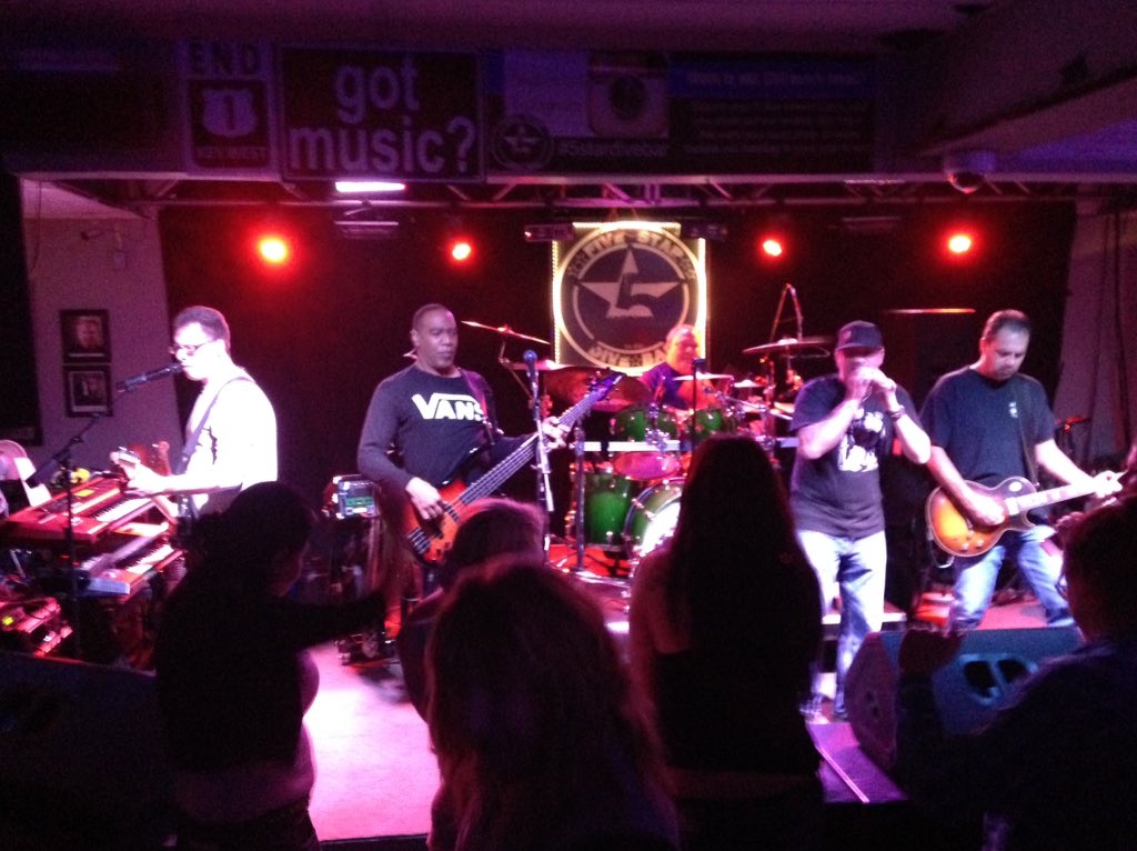 MichianaReview's tweet photo. Two hours left to shake it with @JSprocketrocks at the world famous @Fivestardivebar in Elkhart. https://t.co/9ADaVwGxim