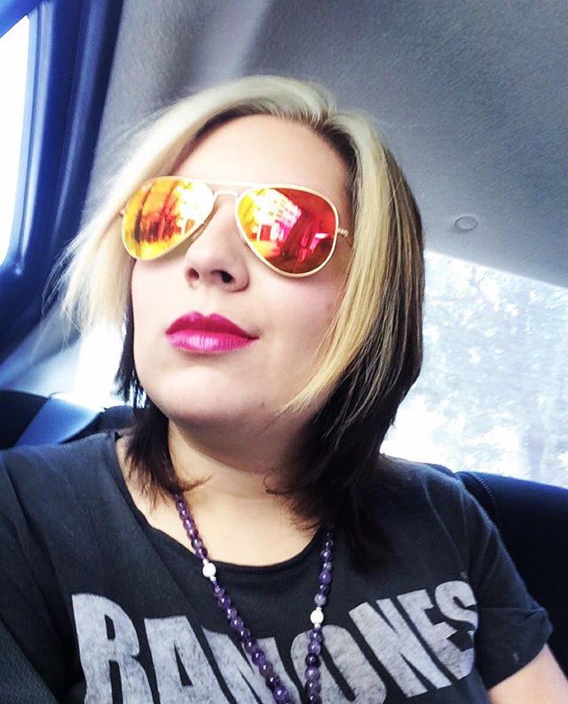 garagers_mx's tweet photo. Estamos de fiesta,hoy es cumpleaños de nuestra hermosa baterista @Fernanda2089 ¡Te amamos! ☺️❤️ https://t.co/ftCNPHYOFg