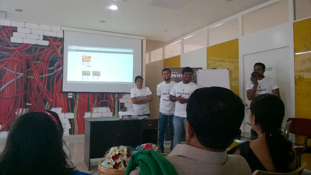 Apoorva_Gowda's tweet photo. Team: #FarmHand Farmers to Buyers a helping hand β #hackformysuru https://t.co/n4hGn2Xg8Y