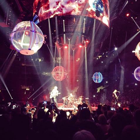 muse_argentina's tweet photo. #MuseLA #StaplesCenter https://t.co/J7oR0FtgmE