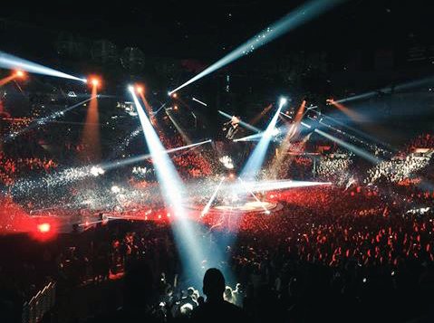 muse_argentina's tweet photo. #MuseLA #StaplesCenter https://t.co/2QxSBwFqEg