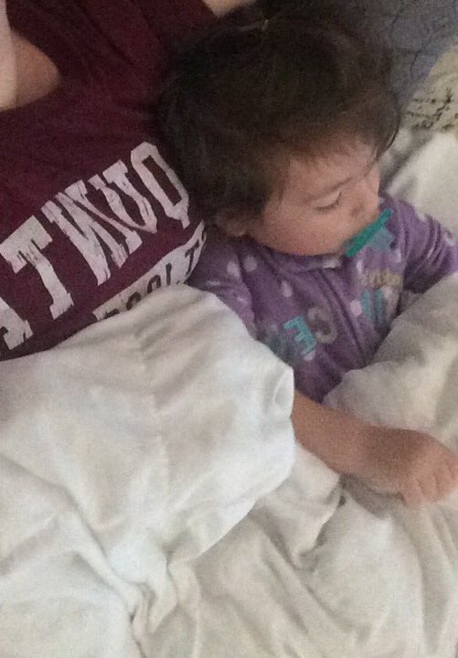 RosesDirection's tweet photo. Day 6 of the hiatus was a busy one for us! Hope you had a good day, here's a picture from my nap earlier ☺️💤 https://t.co/lXYTQfxt5T