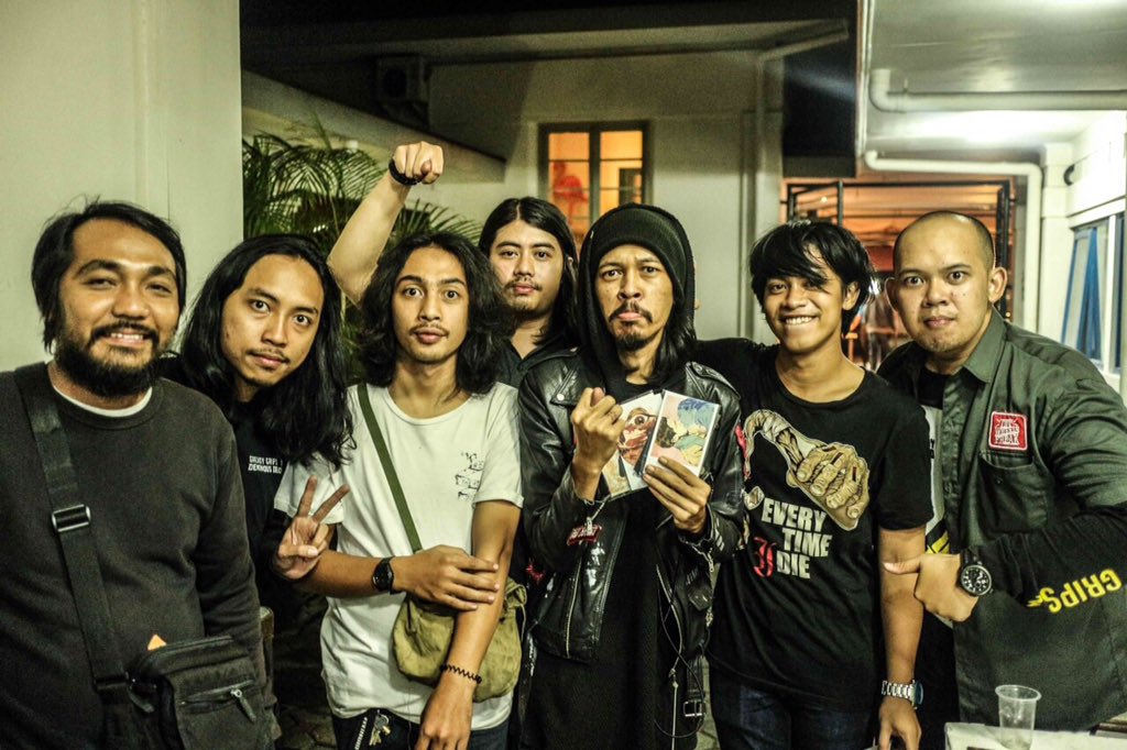 Datang untuk <a href="/lazyfestival/">Lazy Music Festival</a> Farid <a href="/FSTVLST/">festivalist =</a> dan kita berbincang banyak, banyak, dan banyak.