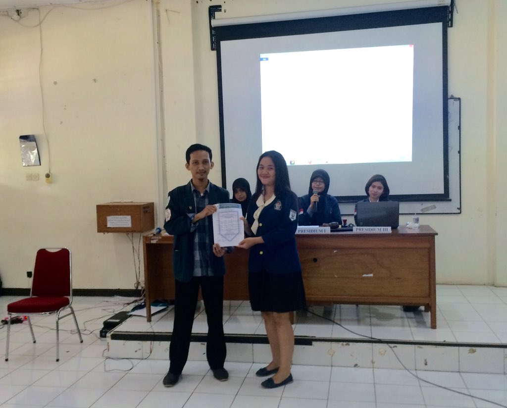 Alhamdulillah... Laporan Pertanggungjawaban Akhir Tahun BEM Psikologi 2015 diterima bersyarat