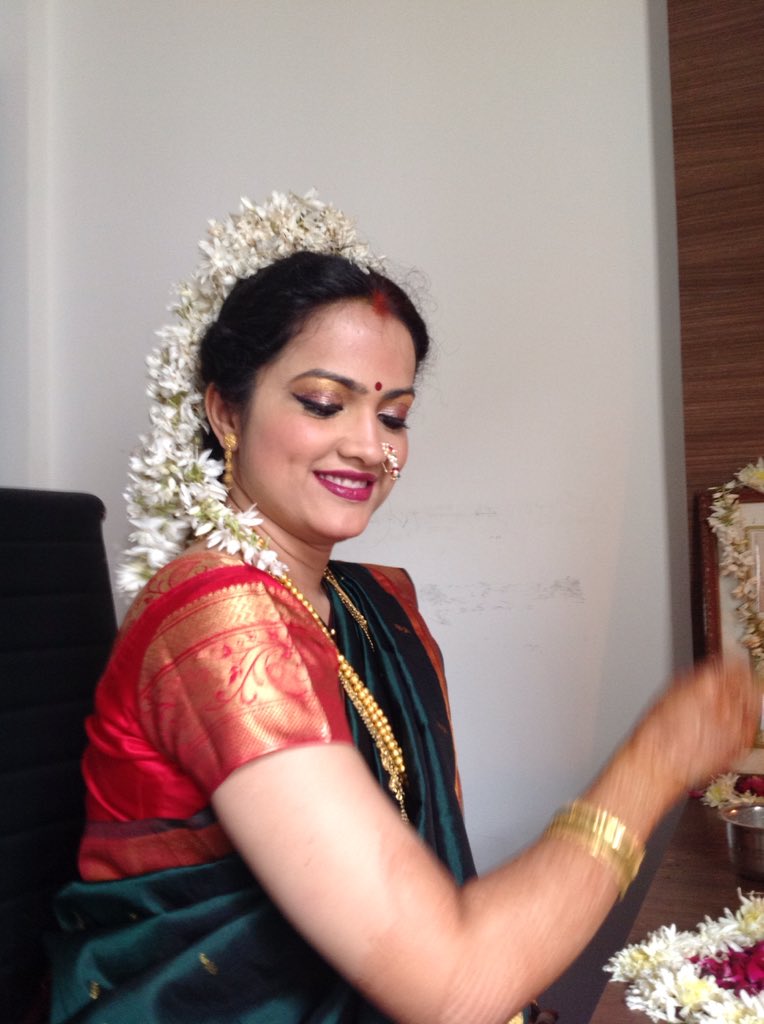 Kundan Rose Beaded Choker-Maang Tikka Set For Bride, Buy Maang Teeka  Online, Head Accessories For Wedding, Hair Accessories For Indian Brides,  Maang Tikka Design | Ishhaara